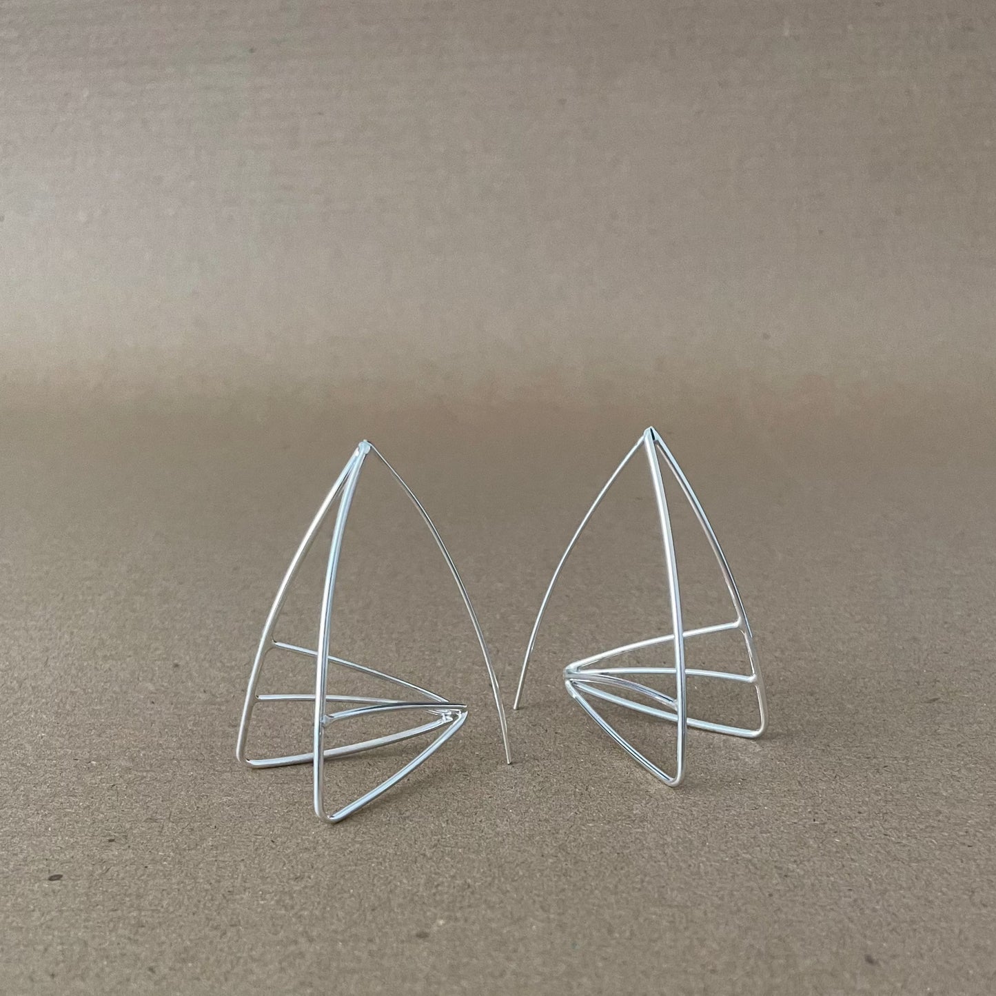 Flora Linear Hoops